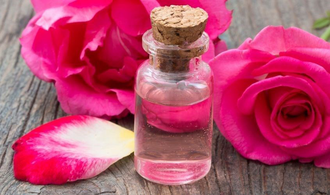 Sử dụng nước hoa hồng một cách thông minh, bạn cần lưu ý đến những điểm sau để có có thể tối ưu hóa tác động của sản phẩm đối với làn da của bạn